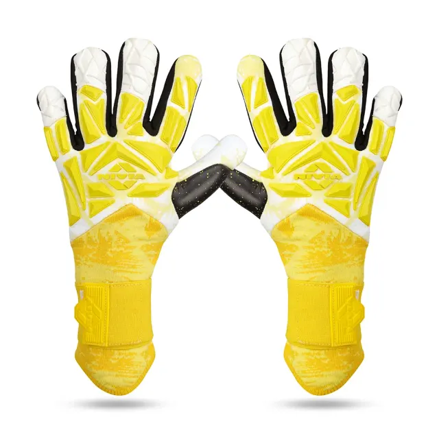 Aura Goalkeeper Gloves – Nivia