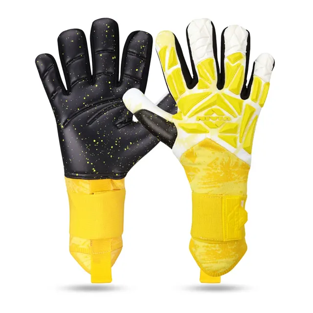 Aura Goalkeeper Gloves – Nivia