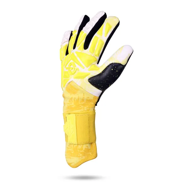 Aura Goalkeeper Gloves – Nivia