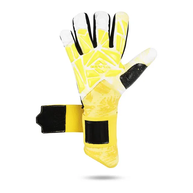 Aura Goalkeeper Gloves – Nivia
