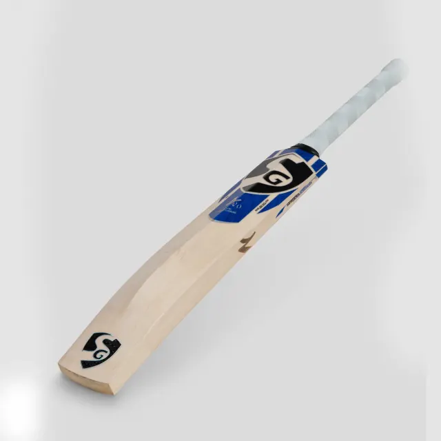 Axar Player English Willow Bat – SG