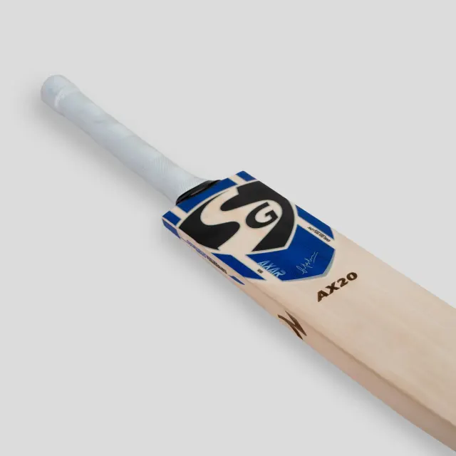 Axar Player English Willow Bat – SG