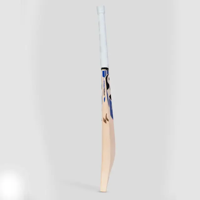 Axar Player English Willow Bat – SG