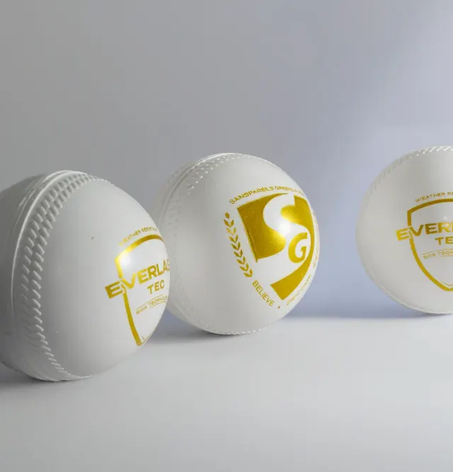 Everlast Tec Synthetic Cricket Ball (White) (Pack of 3) – SG