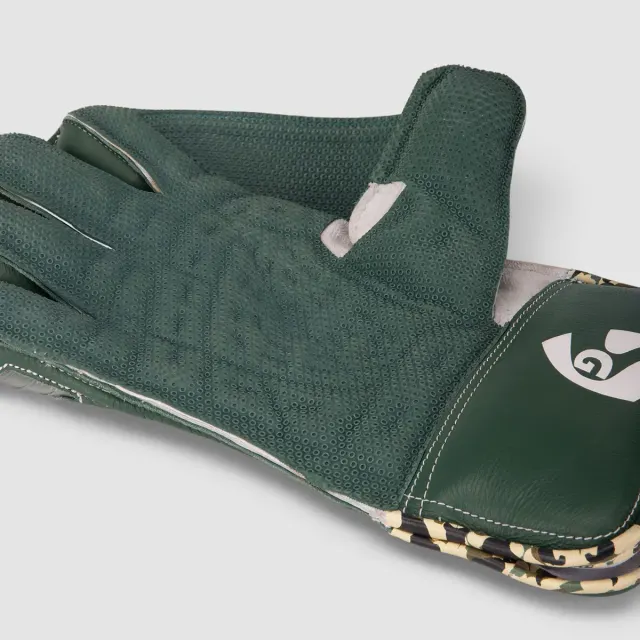 Savage Wicket Keeping Gloves – SG