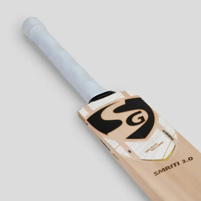 Smriti 3.0 English Willow Cricket Bat – SG